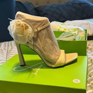 Sam Edelman Cream Floral Heels